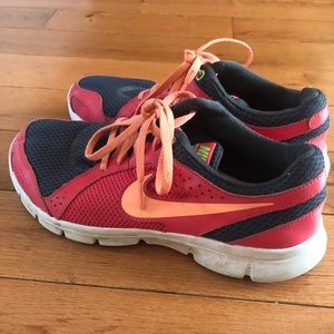 Nike Women’s Running Shoe Size 8
